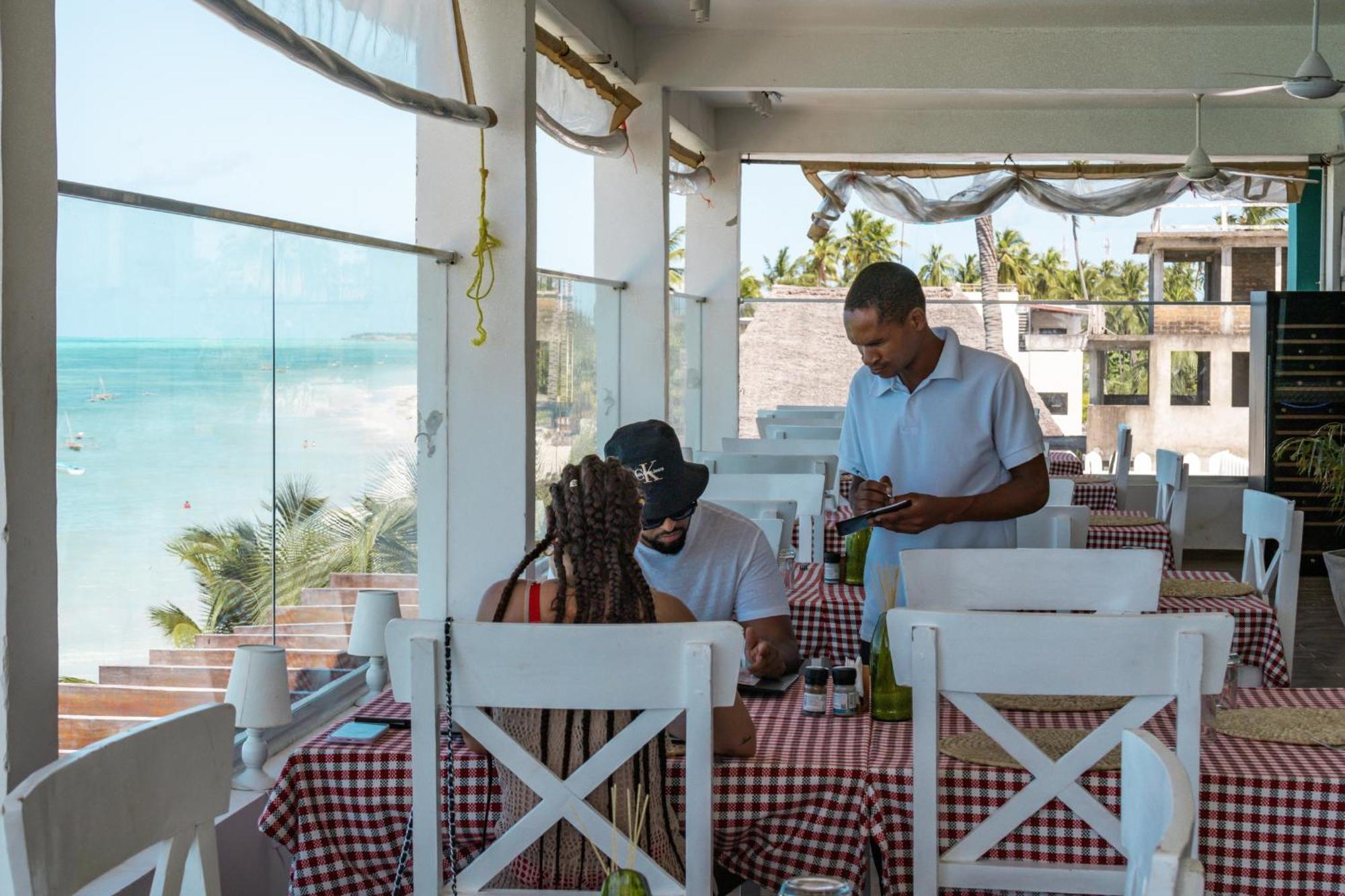 Pili Pili Sunrise Beach Hotel Jambiani  Eksteriør billede
